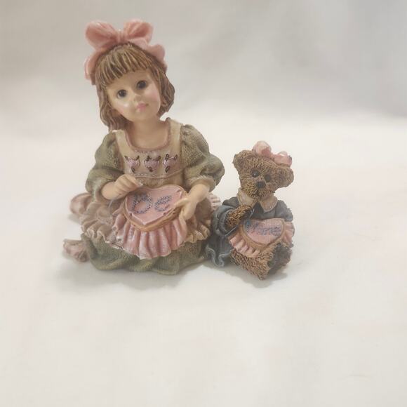 Alyssa with Caroline  A Stitch in Time Yesterdays Child Boyds Collection HB - Picture 1 of 7